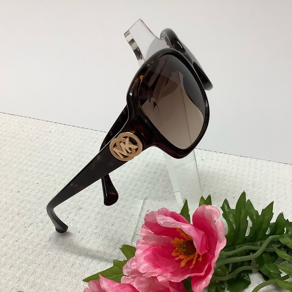 🌸Michael Kors Sunglasses, Case & Cloth - Picture 3 of 6
